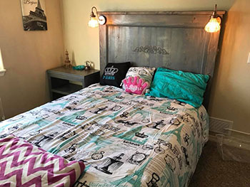 bed-2.jpg (102,917 bytes  )  
