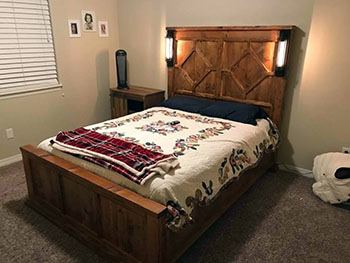 bed-3.jpg (134,265 bytes  )  