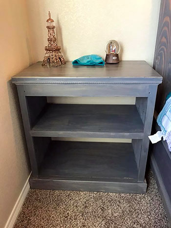 night-stand-1.jpg (71,789 bytes  )  